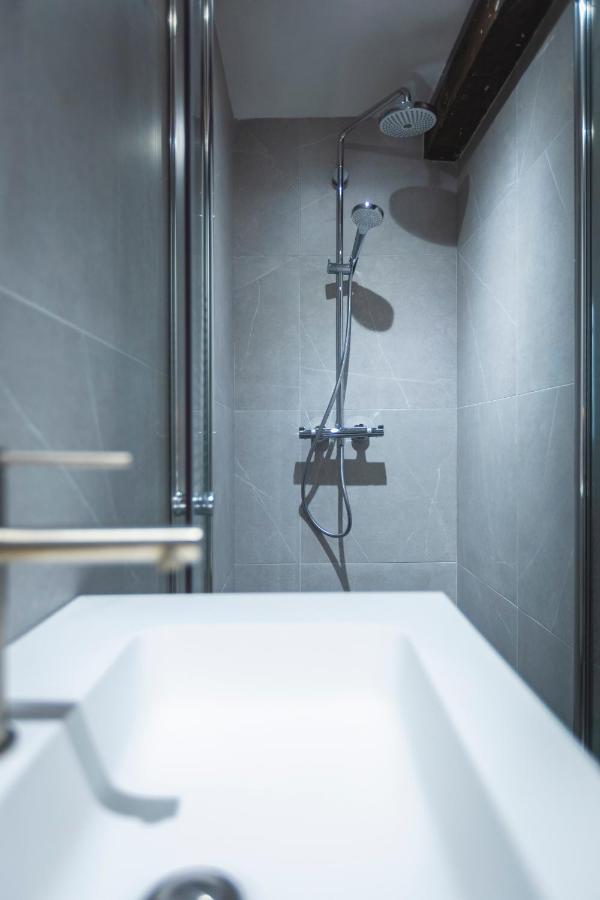 B&B Bedstarline Antwerpen Bagian luar foto