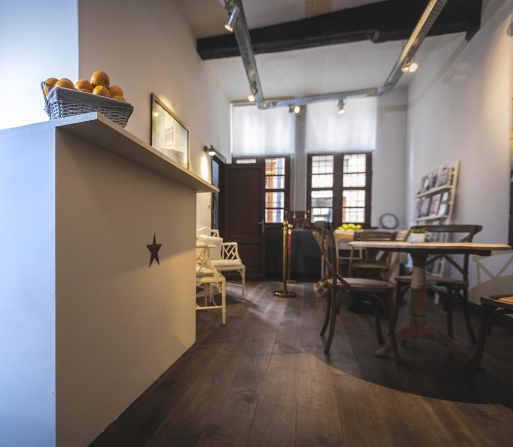 B&B Bedstarline Antwerpen Bagian luar foto