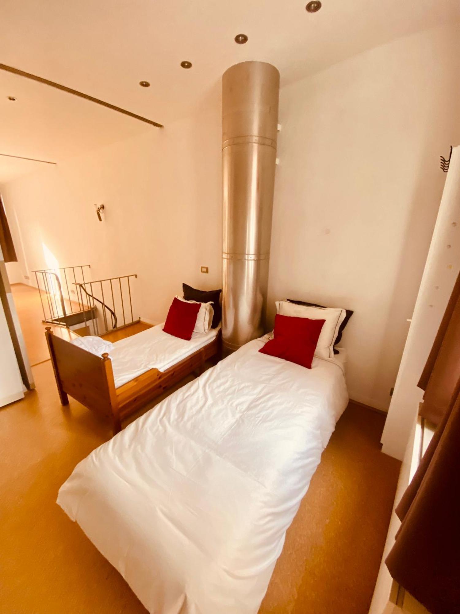 B&B Bedstarline Antwerpen Bagian luar foto