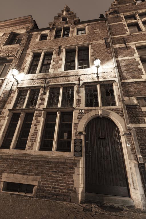 B&B Bedstarline Antwerpen Bagian luar foto